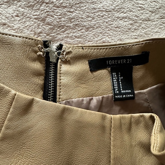 Forever21 Faux Leather Tan Skirt - Size Small - Picture 3 of 6